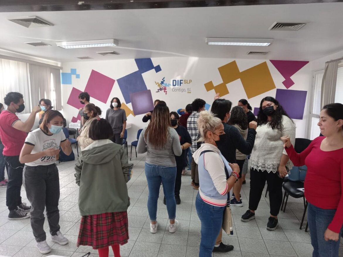 San Luis Potosí Capital sigue su construcción como ciudad incluyente, con cursos de LSM y Braille