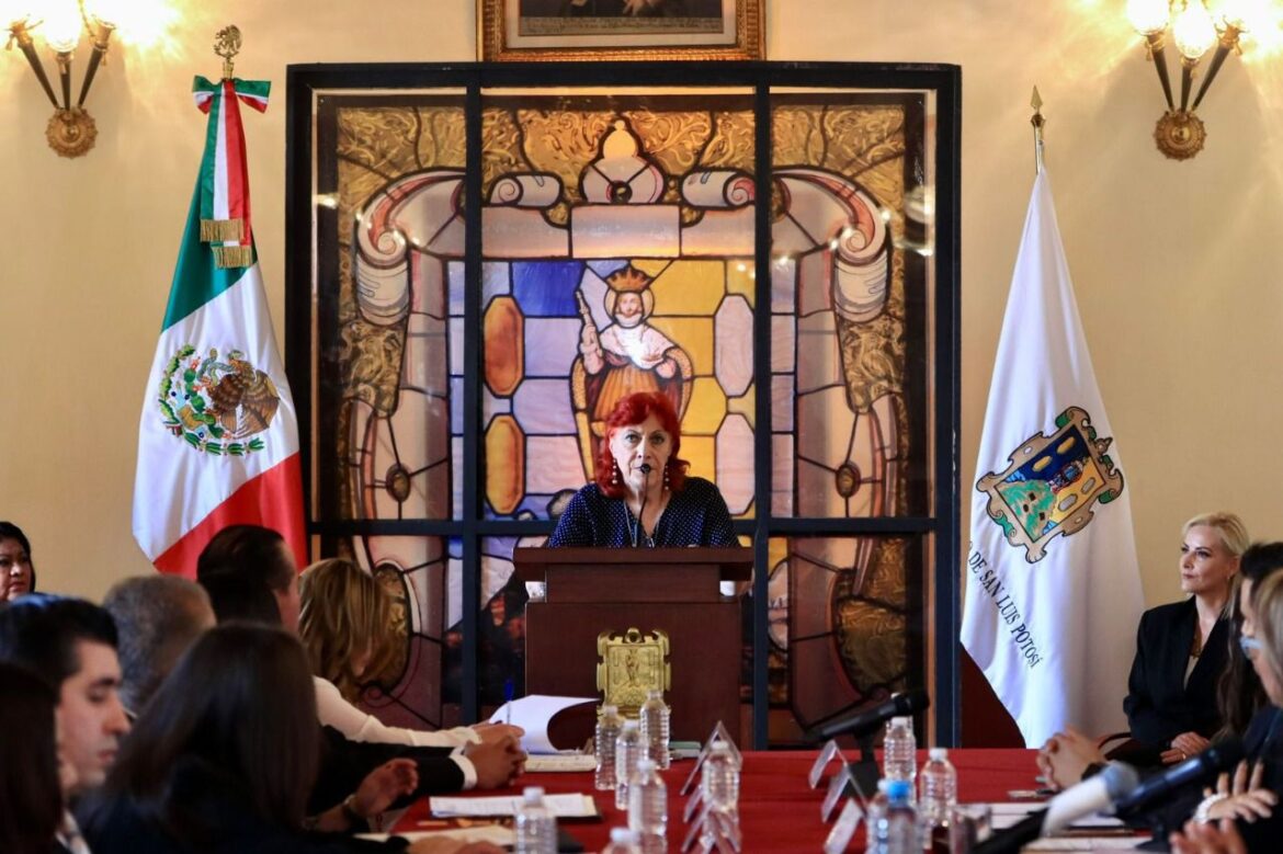 En Sesión Solemne de Cabildo, alcalde Enrique Galindo destaca armonía, estabilidad y trabajo con que llega SLP a su aniversario 430.   04 nov 2022