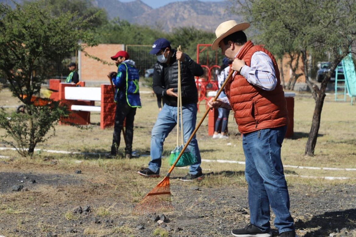 Para el próximo año se realizarán grandes obras y acciones para el desarrollo de la Delegación de la Pila: Alcalde Enrique Galindo