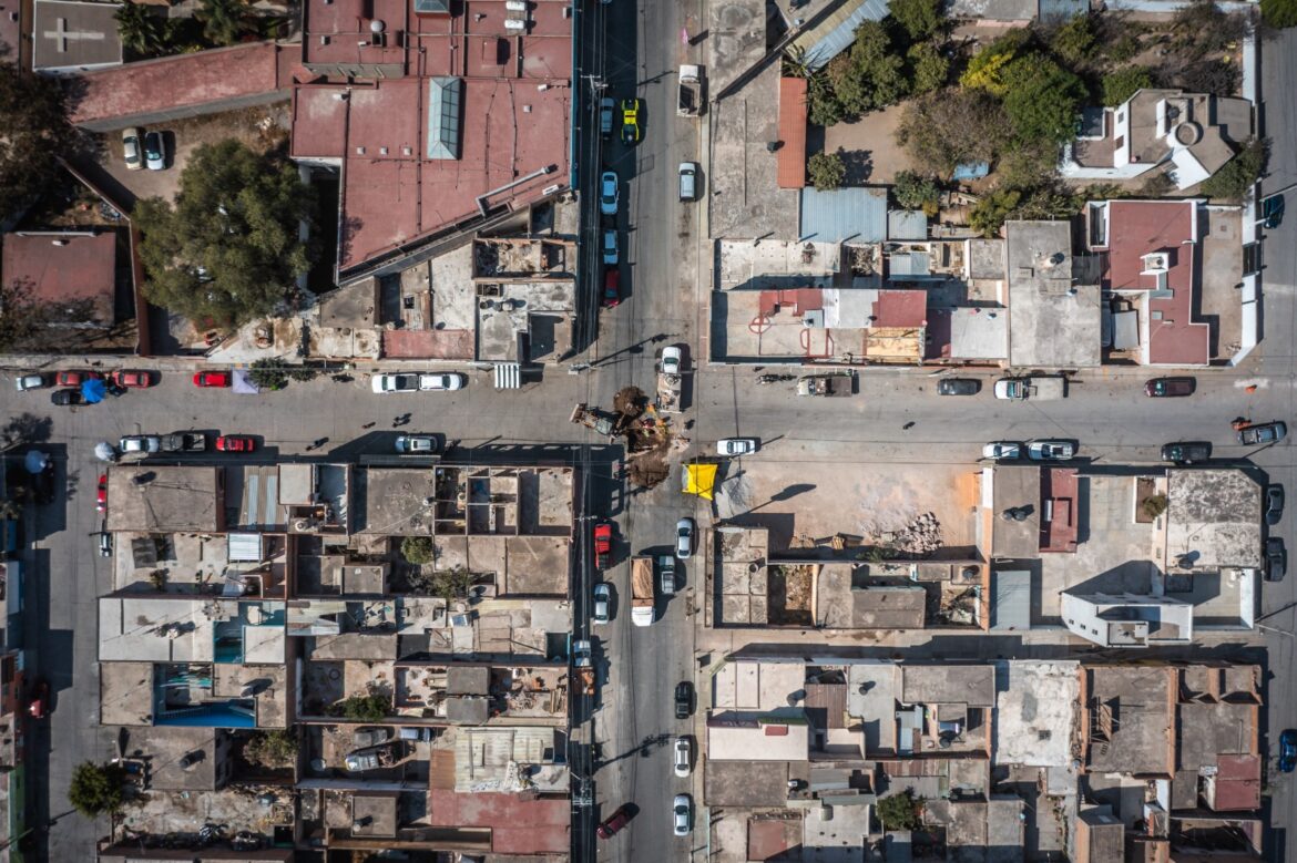 Policía Vial activa dispositivo vial por obras de Interapas en colonia Saucito