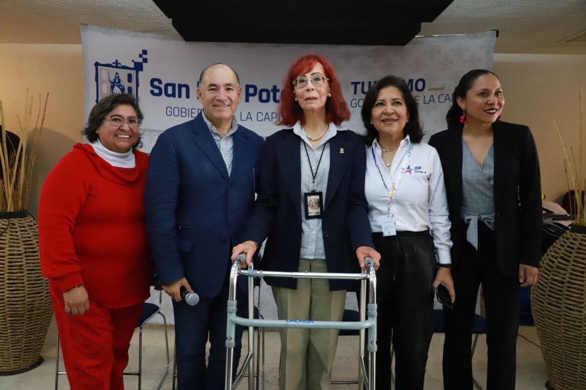 Alcalde Enrique Galindo entrega reconocimientos por el “Día Internacional del Guía Turístico”