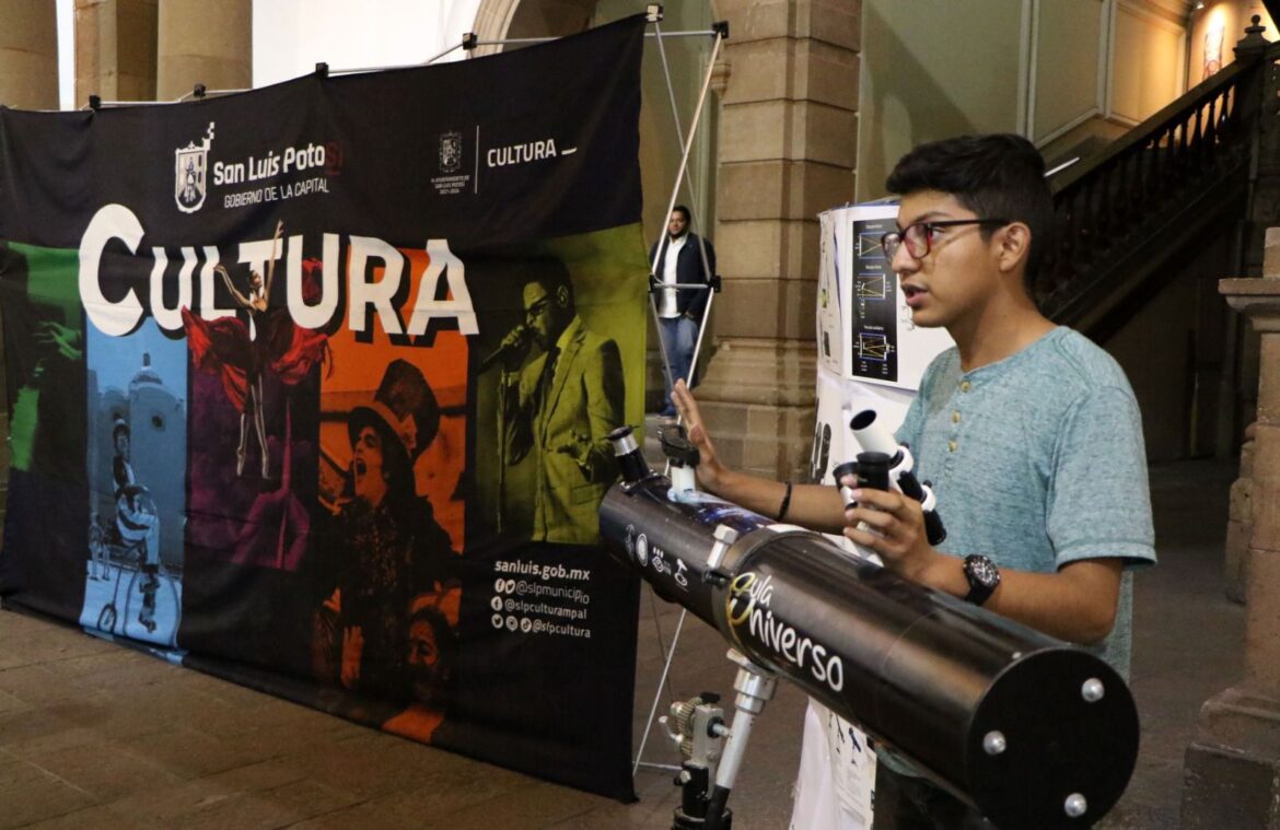 Un éxito la primera noche astronómica en Palacio Municipal