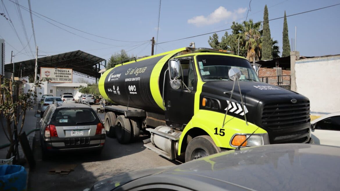 En una semana, Gobierno de la Capital reparte más de 47 millones de litros de agua