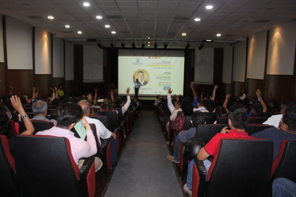 Gobierno de la Capital promueve el cuidado de la salud mental, a través de la conferencia Crianza positiva y buenos tratos