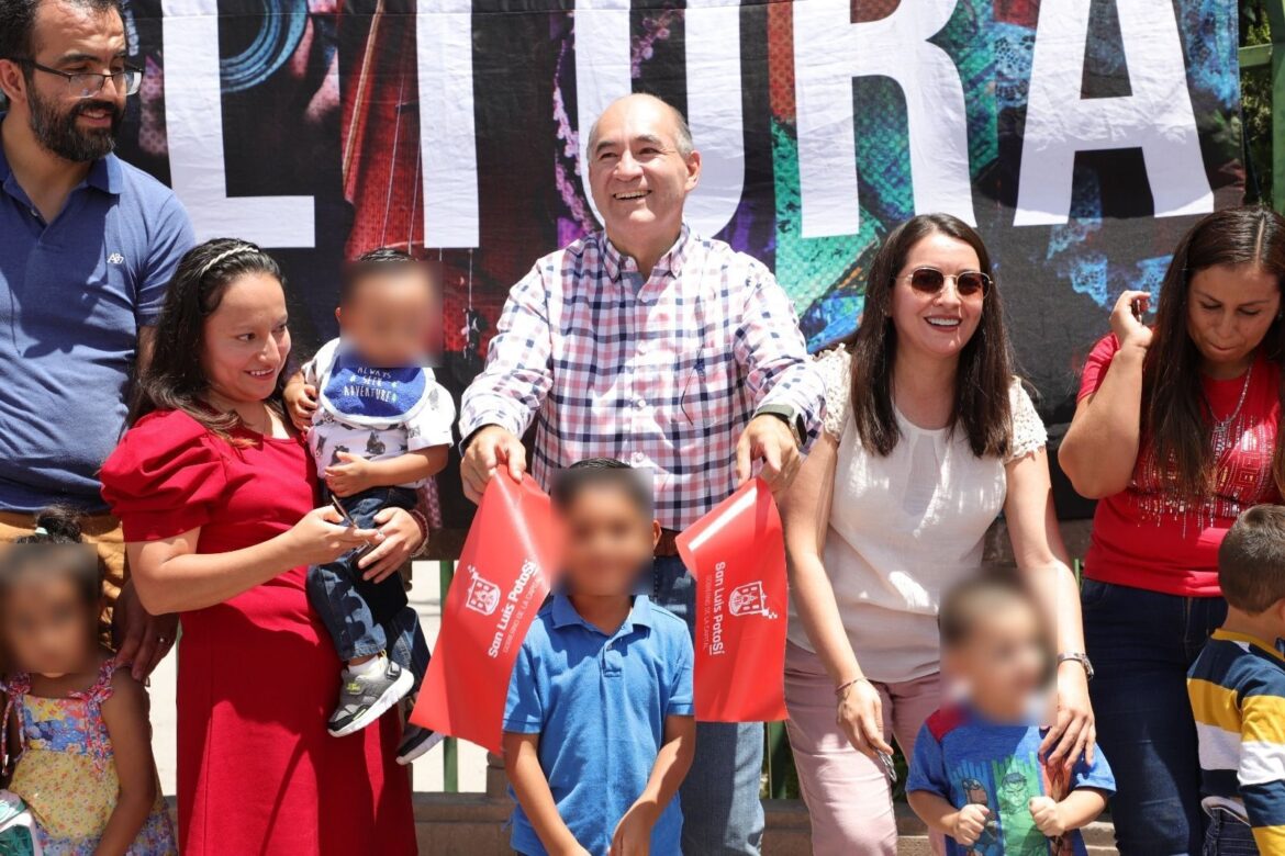 Alcalde Enrique Galindo inaugura la exposición “Detrás de una sonrisa”, sobre el trabajo con pacientes con labio paladar hendido
