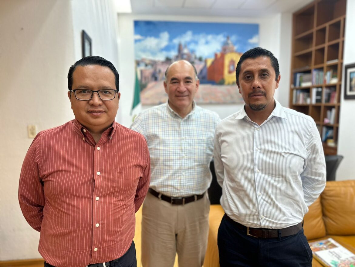 Alcalde Enrique Galindo e Interapas se reúnen con la CEA para determinar acciones conjuntas ante la crisis hídrica