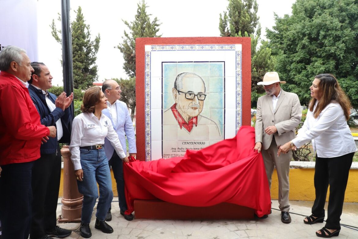 En honor al ilustre potosino Arquitecto Pedro Moctezuma, Alcalde Galindo devela mosaico en Plaza del Milenio