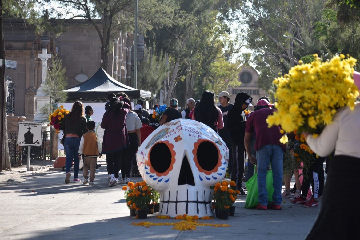 En los últimos días, más de 125 mil potosinos visitaron los cementerios municipales de la Capital, con saldo blanco