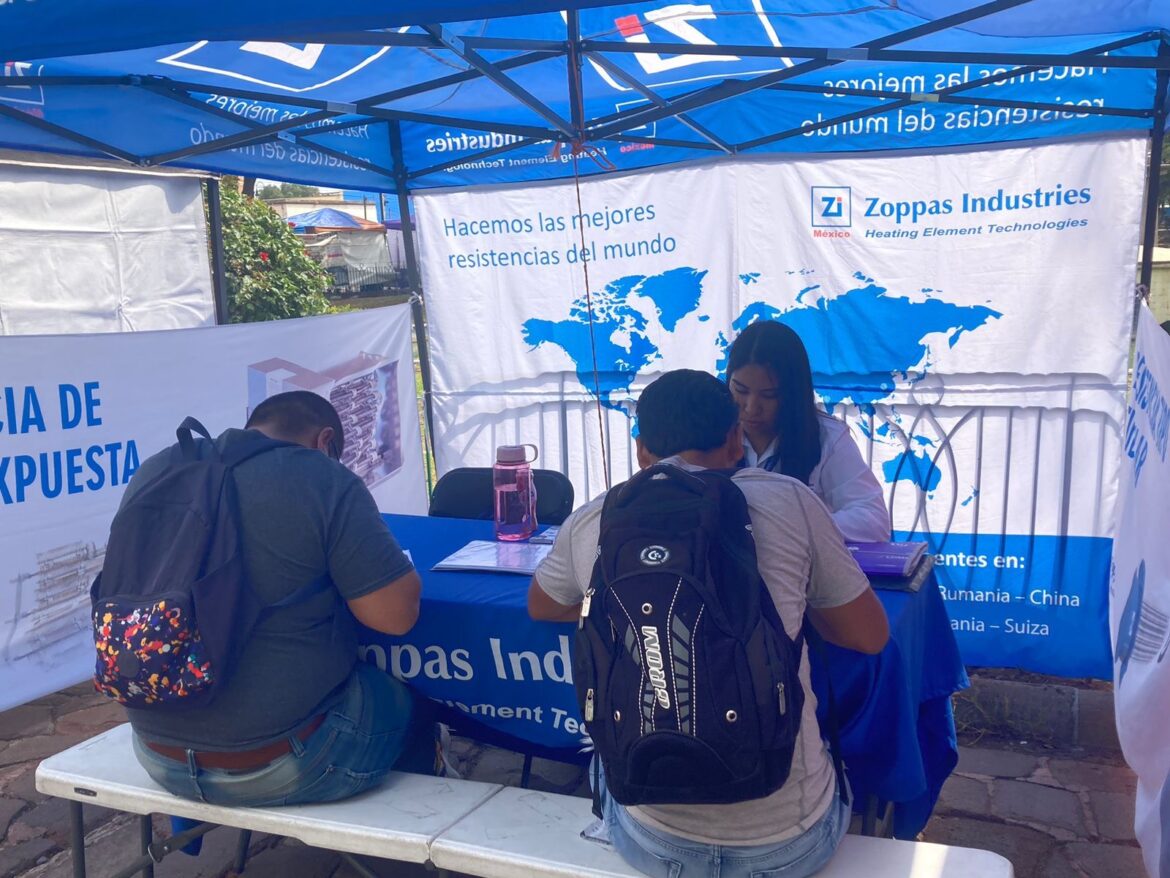 Gobierno de la Capital ofrece diariamente varias opciones laborales, en el Pabellón del Empleo de la Alameda