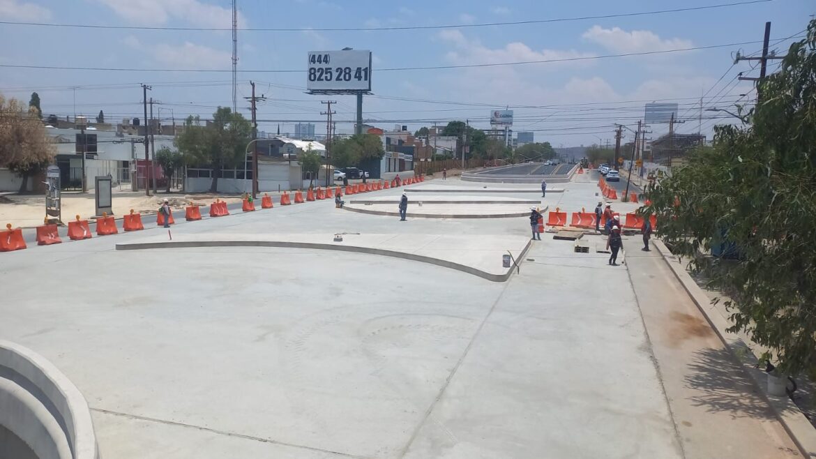 Gobierno de la Capital reporta avance en construcción de vías laterales y peatonales del Puente Inferior Alpes – Himalaya