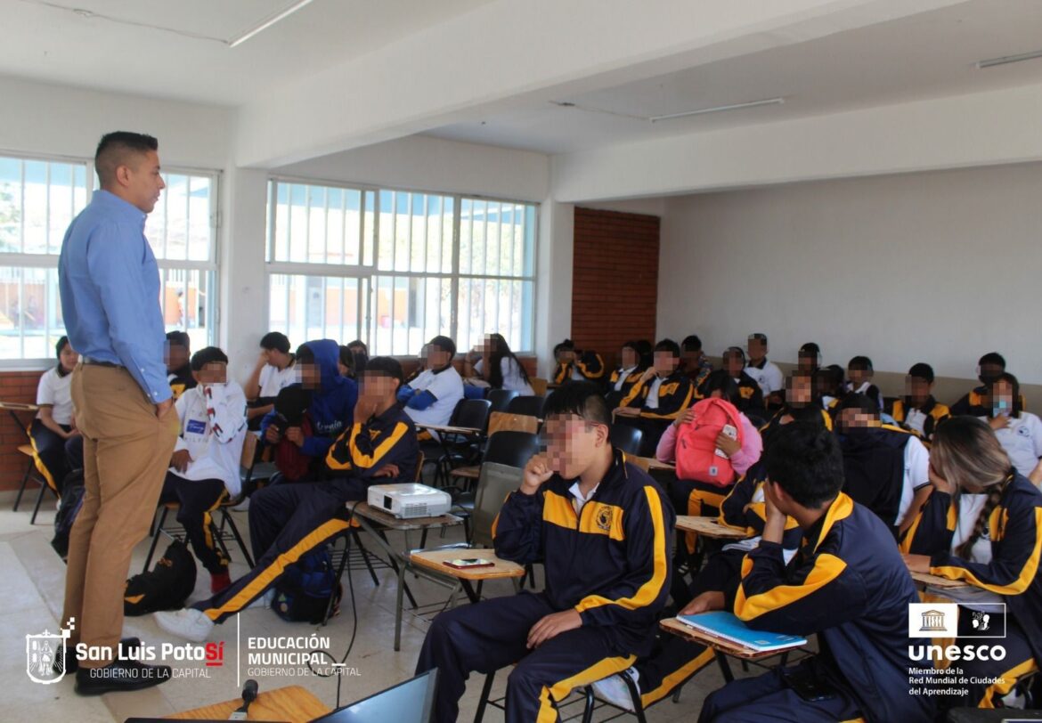 Gobierno de la Capital fortalece acciones de prevención entre estudiante de nivel medio superior