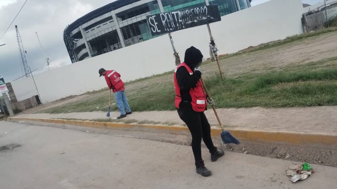 Gobierno de la Capital refuerza acciones de limpieza en los alrededores de la Fenapo