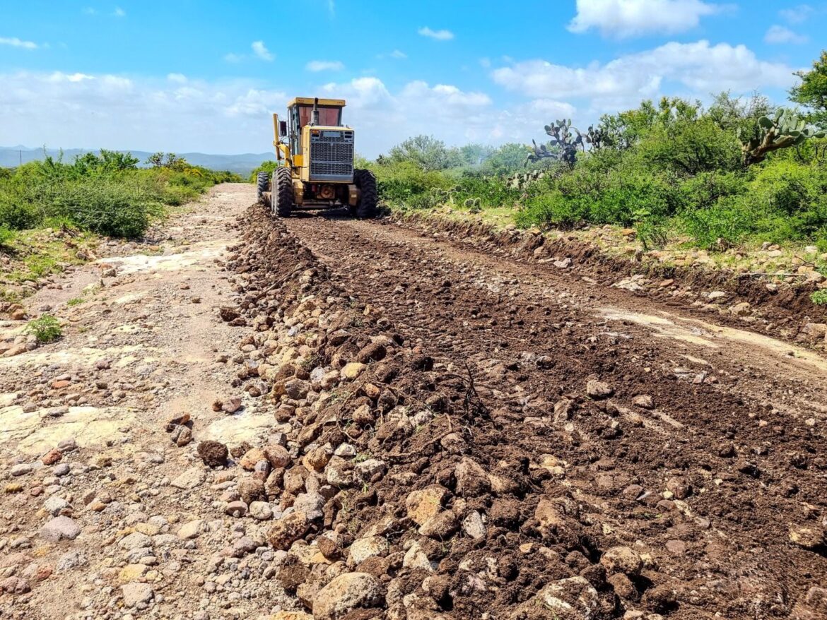 En la Delegación de Bocas, Gobierno Municipal de SLP amplía la modernización y mejoramiento de carreteras y caminos