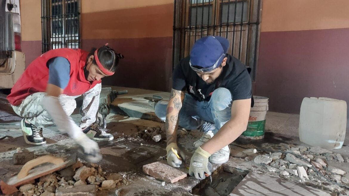 Gobierno de la Capital realiza trabajos de bacheo nocturno en el Centro Histórico de SLP