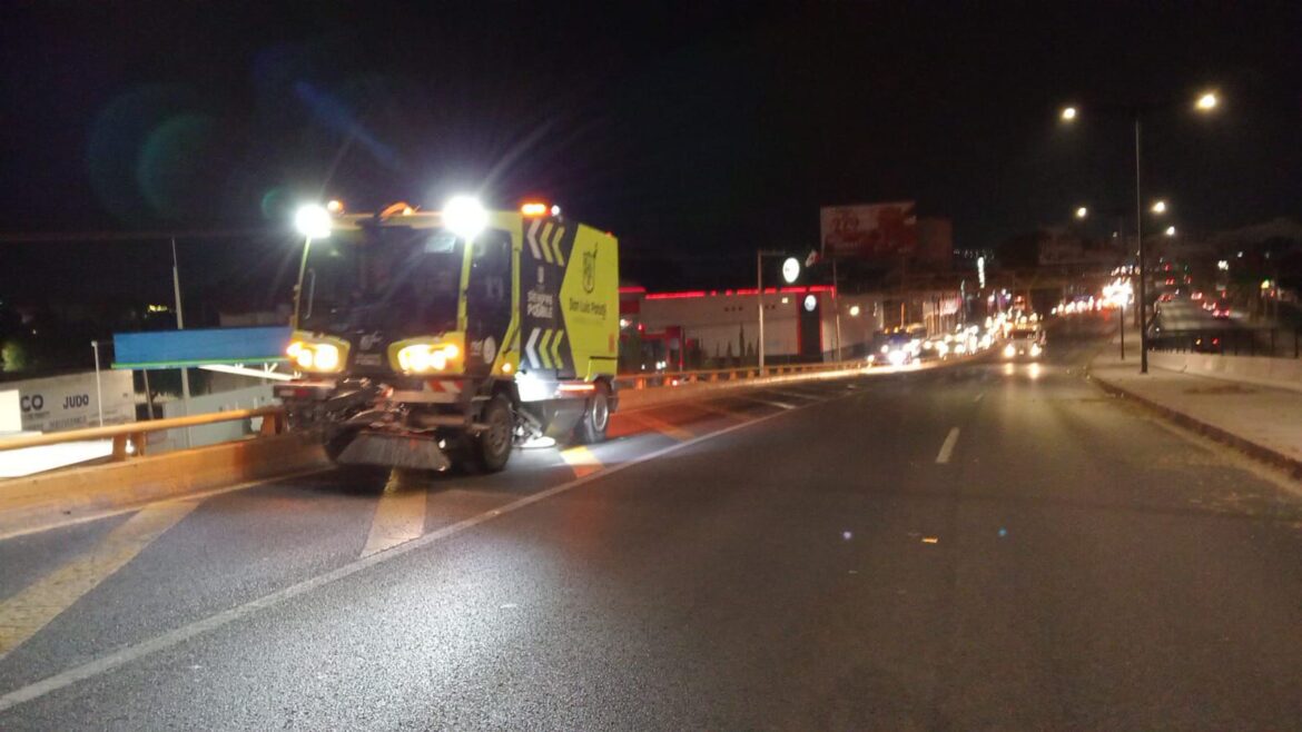 Gobierno de la Capital realiza barrido mecánico en avenidas principales de la ciudad