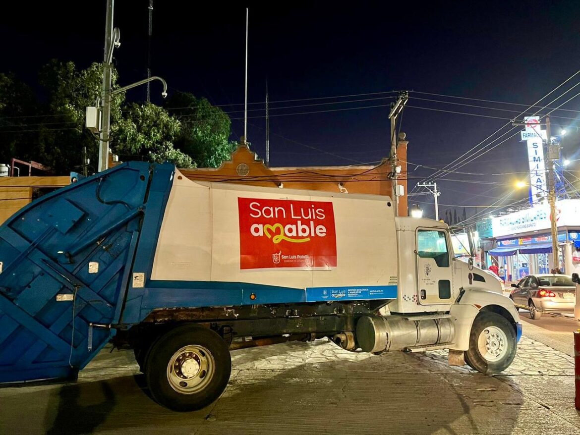 Ayuntamiento de la Capital, en respaldo a Villa de Pozos, entrega en comodato camiones recolectores de basura