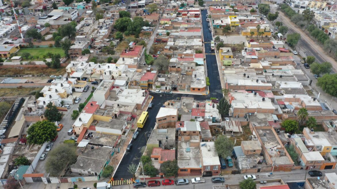 En los últimos días de 2024, el trabajo del Gobierno de la Capital no se detiene; Alcalde Galindo entrega nueva calle en Los Álamos