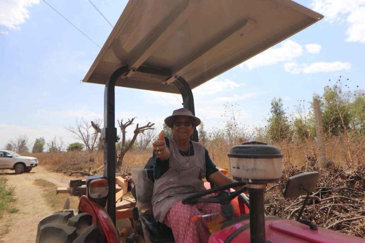 Gobierno Municipal impulsa a mujeres agricultoras en la Delegación La Pila