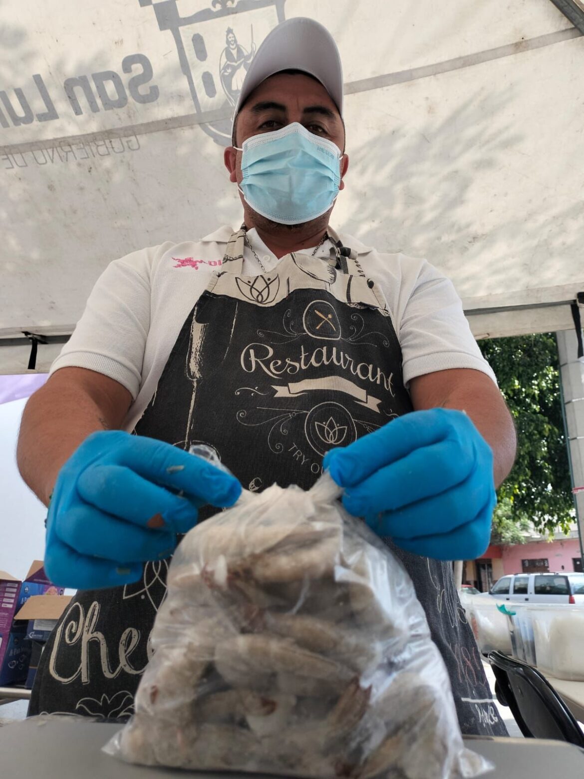 Gran respuesta en la venta de pescado y mariscos en el DIF Municipal SLP