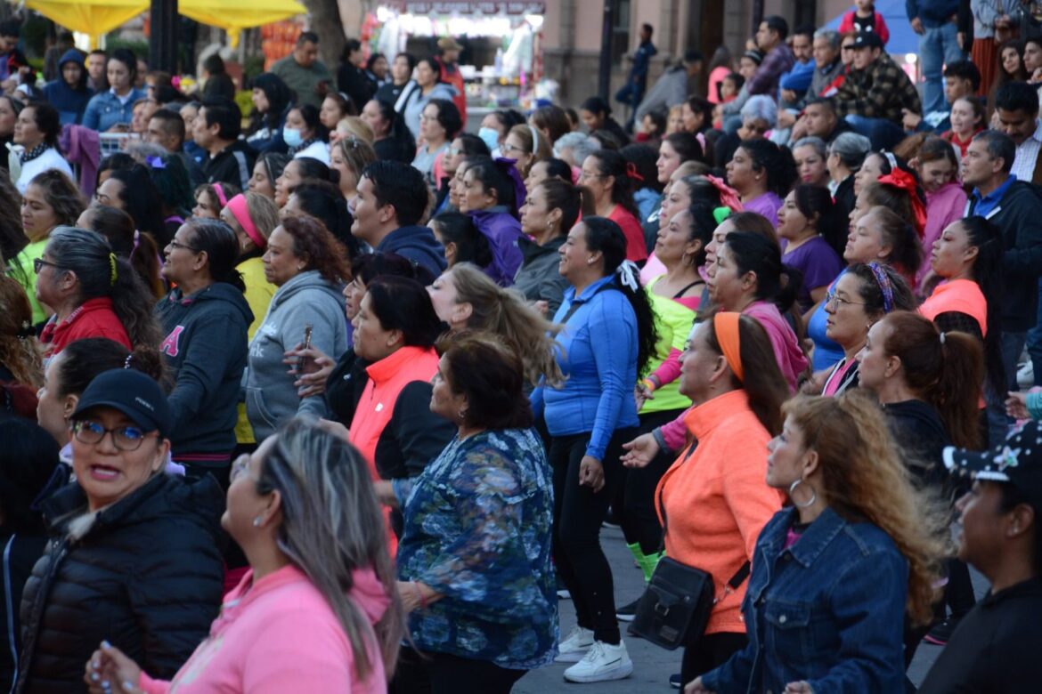 Extraordinaria respuesta se tuvo en la Súper Clase de Ritmos a cargo de la Dirección de Deporte del Gobierno de la Capital