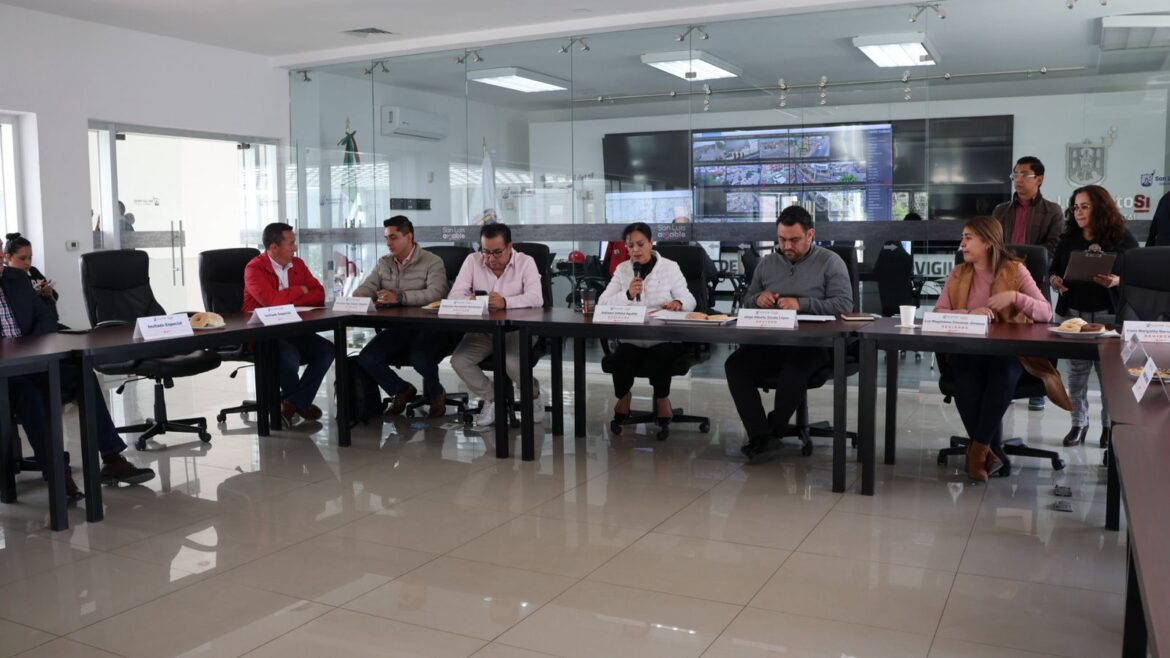 Comisión de Derechos Humanos del Cabildo, en sesión permanente para acompañar renovación de Codesol