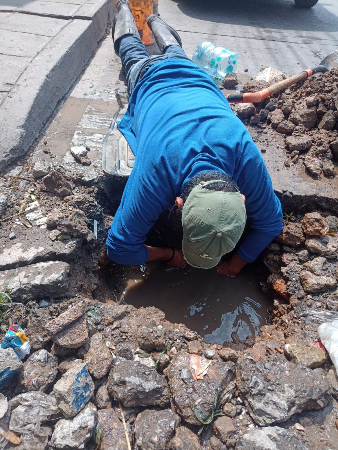 Interapas repara fuga de grandes dimensiones en el Eje 118