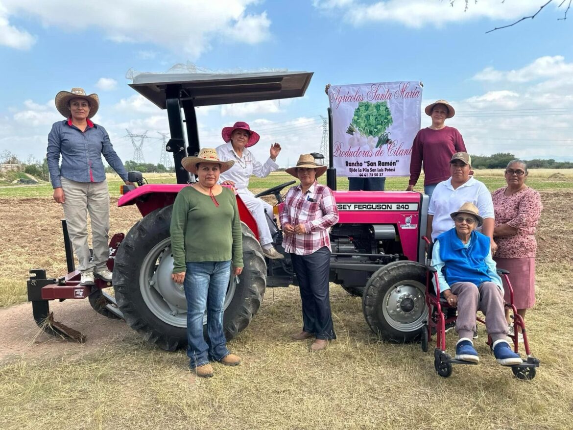 Avanza con éxito el programa «Mujeres al Tractor, Rompiendo Paradigmas» en San Luis Capital
