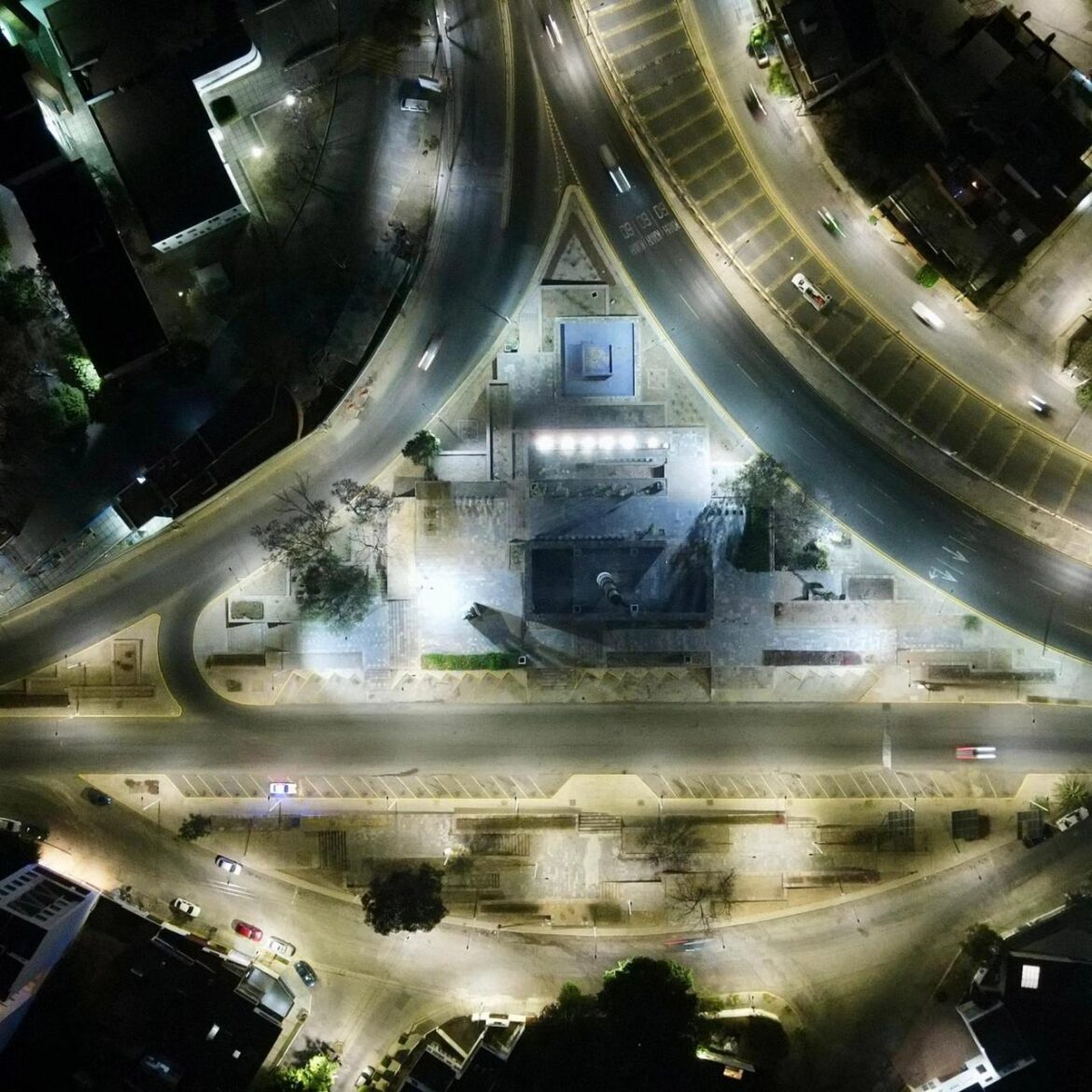 Gobierno de la Capital realiza limpieza nocturna en Salvador Nava