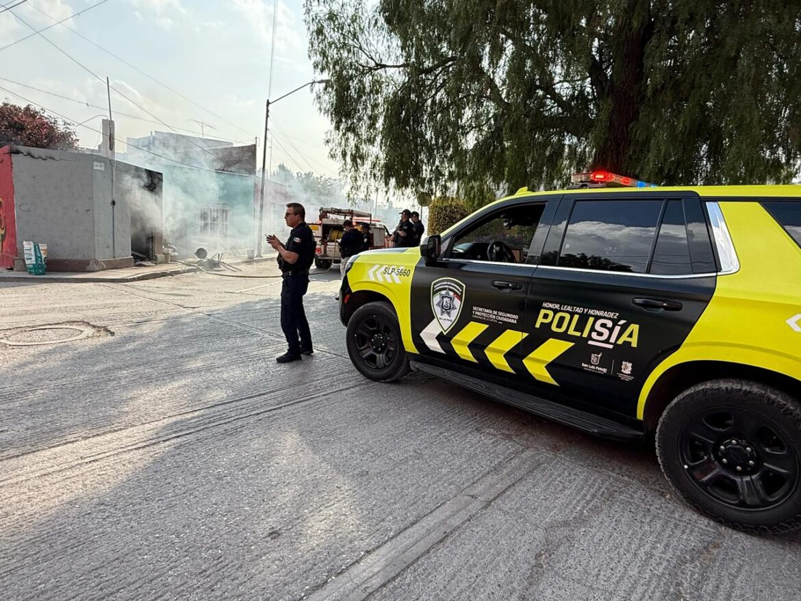 Protección Civil Municipal y Bomberos sofocan incendio en vivienda de la colonia Industrial Mexicana