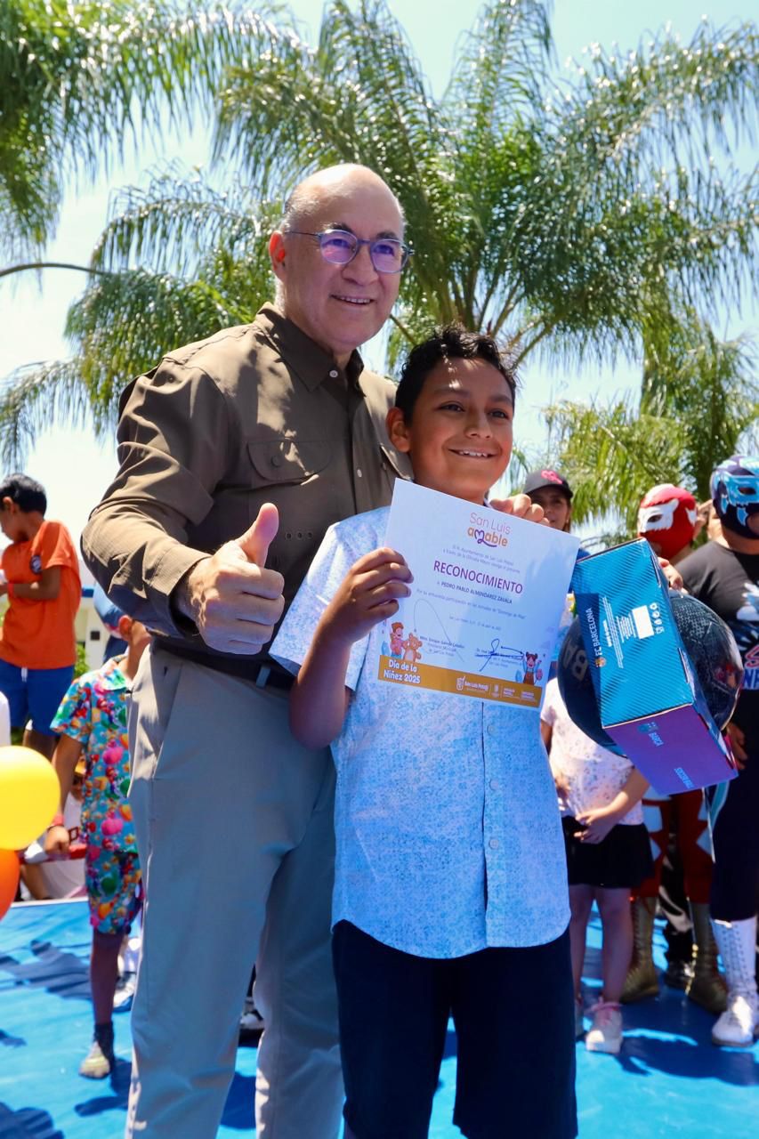 Alcalde Galindo celebra a niñas y niños por su día