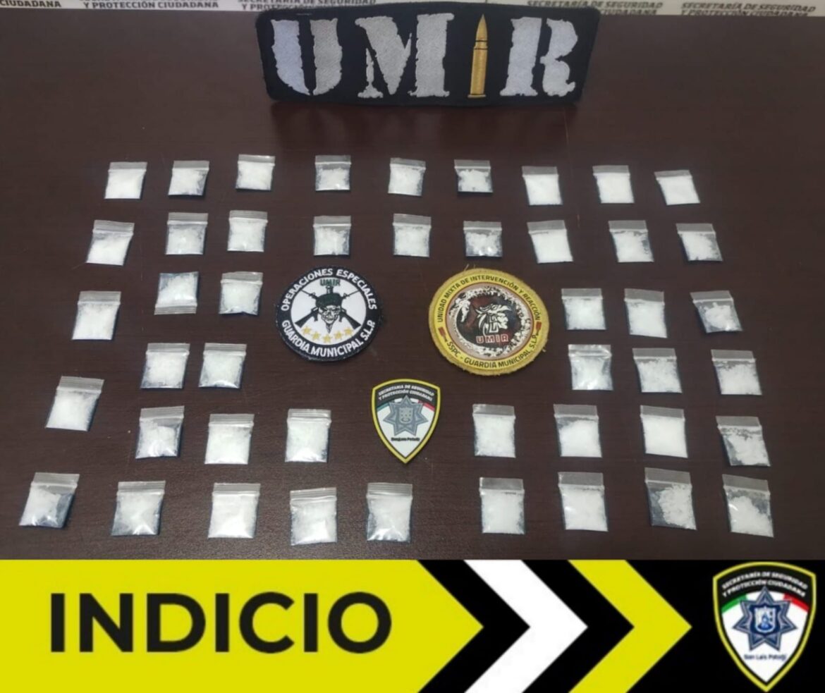 Policía Municipal de la Capital detiene a joven de 16 años en posesión de 46 dosis de cristal