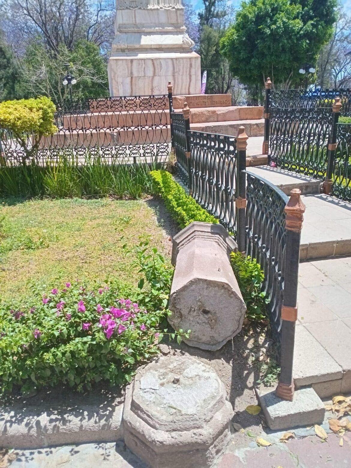Gobierno Municipal refuerza cuidado del Patrimonio Histórico: restauran columna ornamental en la Alameda