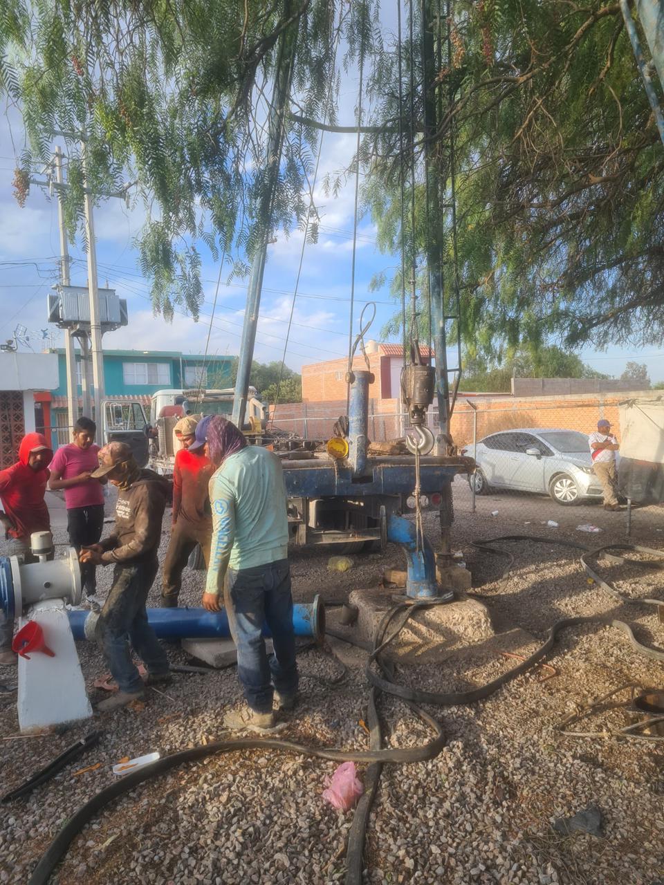 Gobierno de la Capital realiza limpieza profunda en el Jardín de Tequis durante horario nocturno