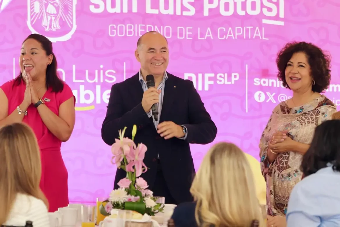 El DIF Municipal de San Luis Potosí, reconoce a las mamás trabajadoras en su día