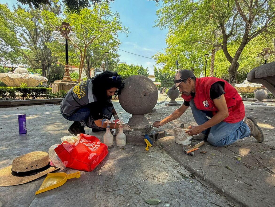 Ayuntamiento de SLP rehabilita esferas perimetrales del monumento a la madre, en Tequis