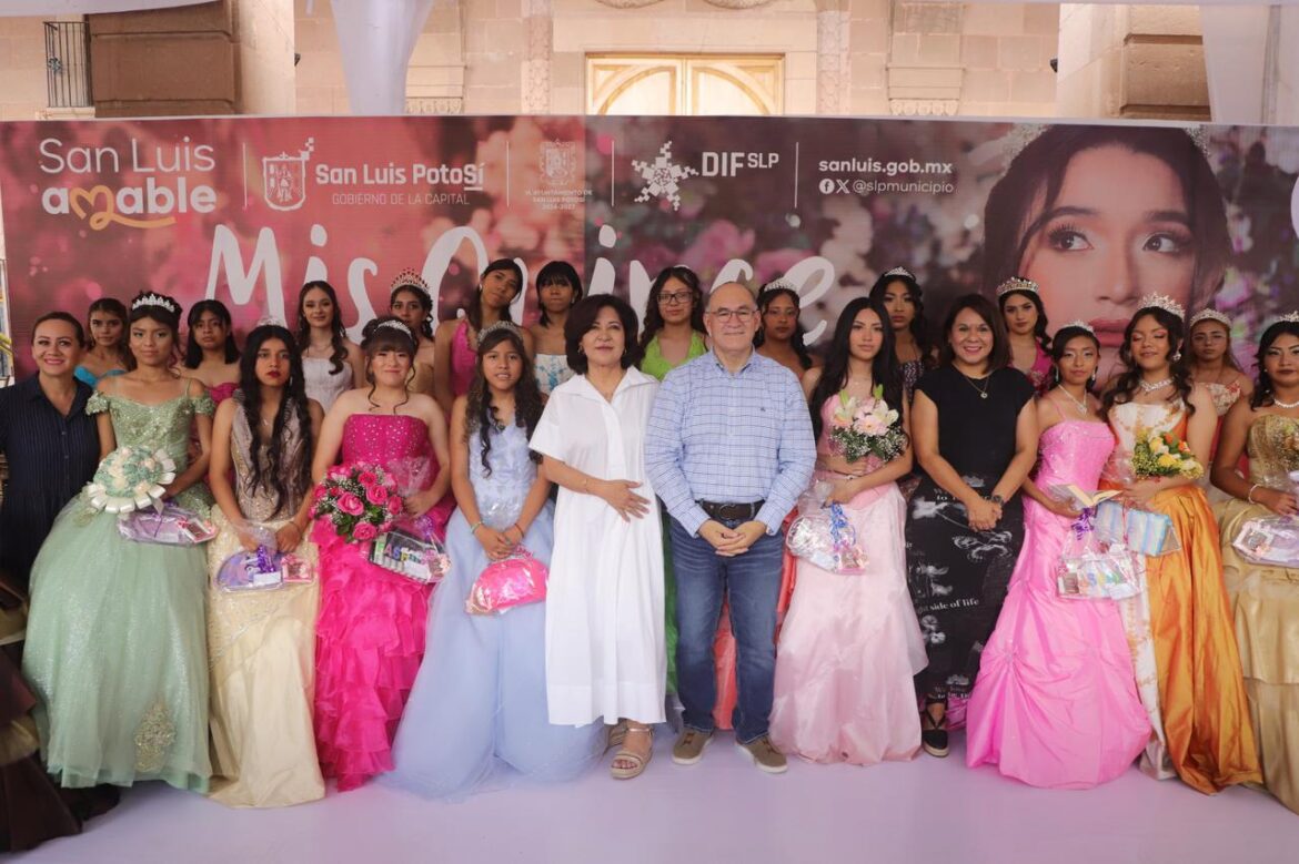 Ayuntamiento y DIF Municipal celebran los XV Años a adolescentes potosinas