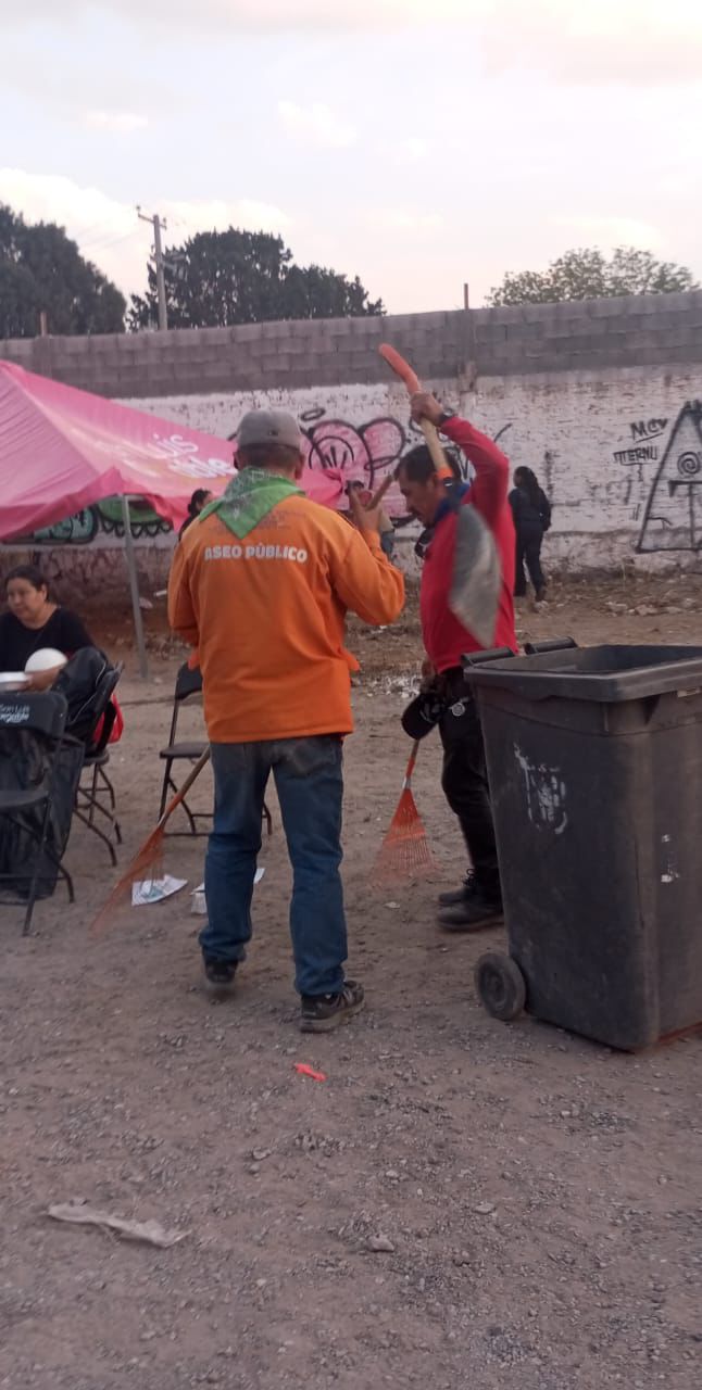 Gobierno de la Capital limpia la colonia Dalias para celebrar a la niñez en un entorno digno