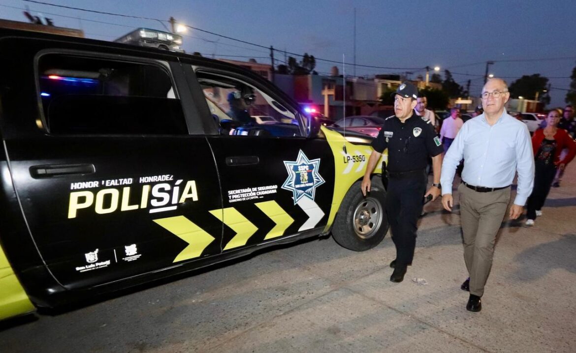 Alcalde Galindo realiza recorrido nocturno de seguridad en colonia los Arbolitos