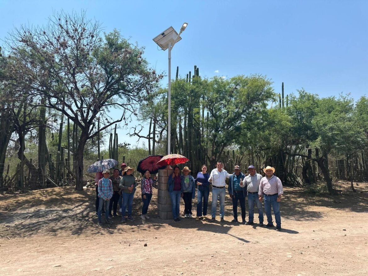 Gobierno de la Capital atiende solicitud ciudadana y crea espacios seguros con mejor iluminación en Bocas