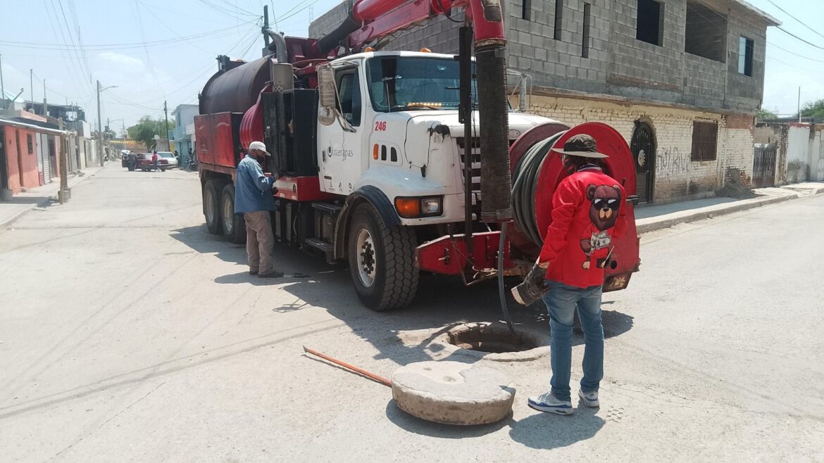 Gobierno de la Capital atiende red de drenaje en la Delegación La Pila, para prevenir inundaciones