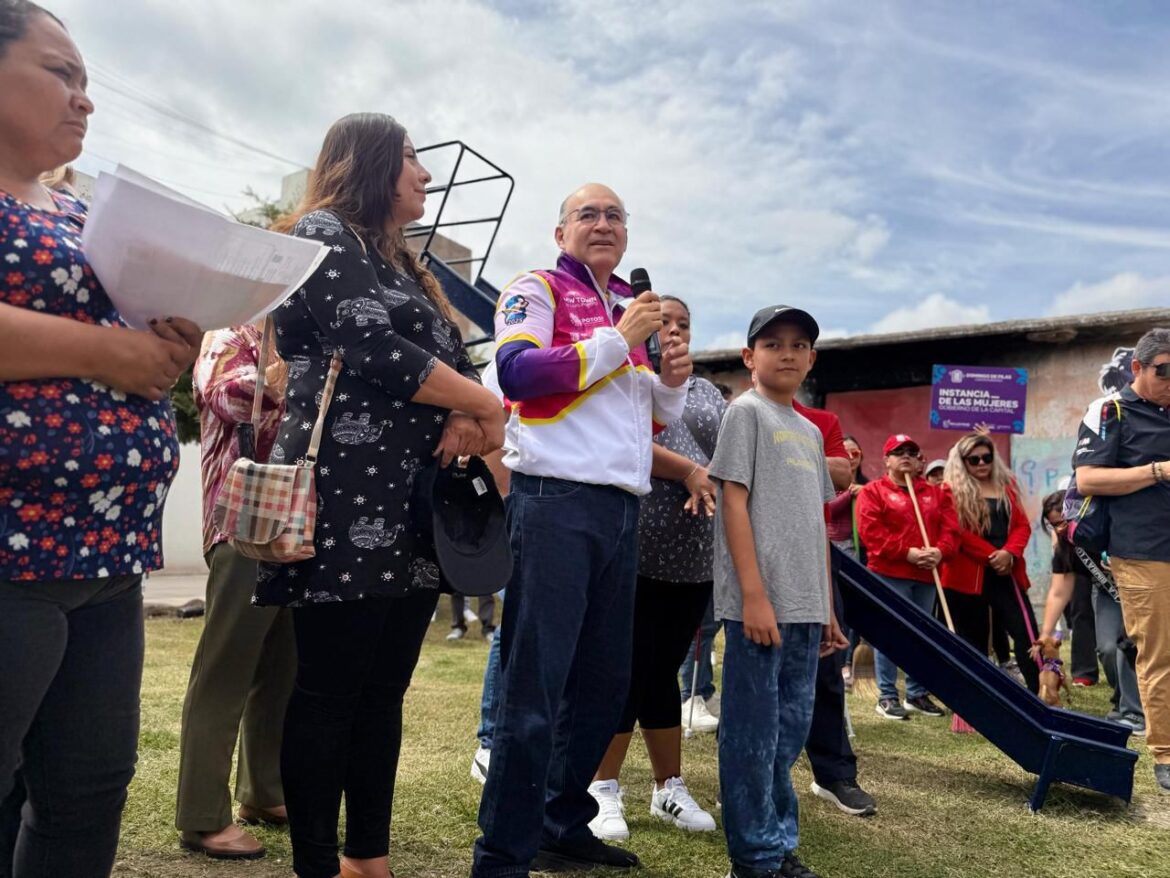 Anuncia Enrique Galindo la regeneración de calles prioritarias en Los Pirules