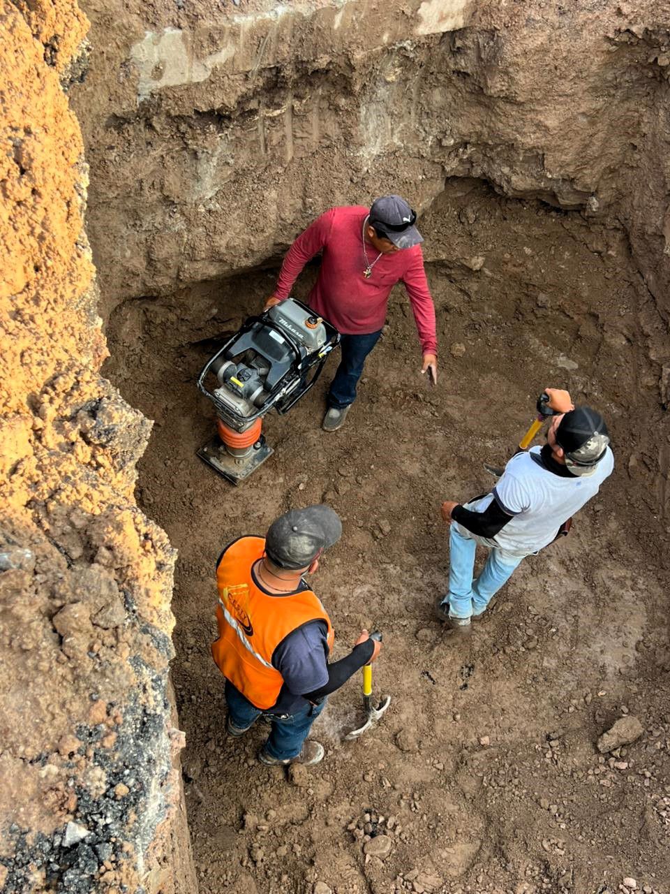 Gobierno de la Capital avanza en reparación en Fray Diego de la Magdalena, con trabajo día y noche