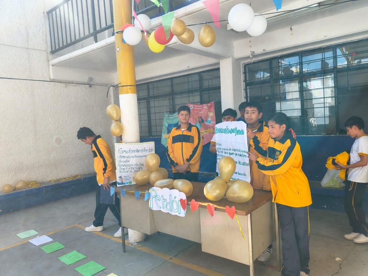 Secundaria Municipal Ponciano Arriaga realiza Feria de Valores en favor de la formación ética de sus estudiantes