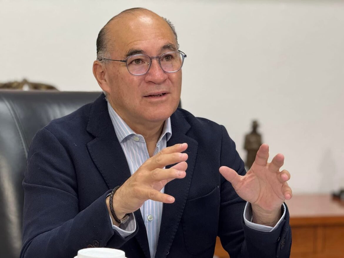 Ayuntamiento realiza acciones de limpieza y desazolve para evitar inundaciones