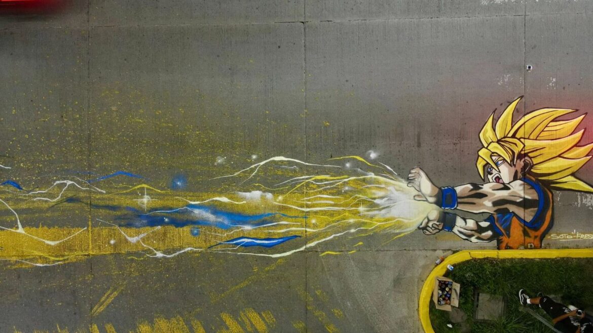 Gobierno de la Capital transforma sabotaje en arte: jóvenes intervienen avenida Himno Nacional con mural urbano