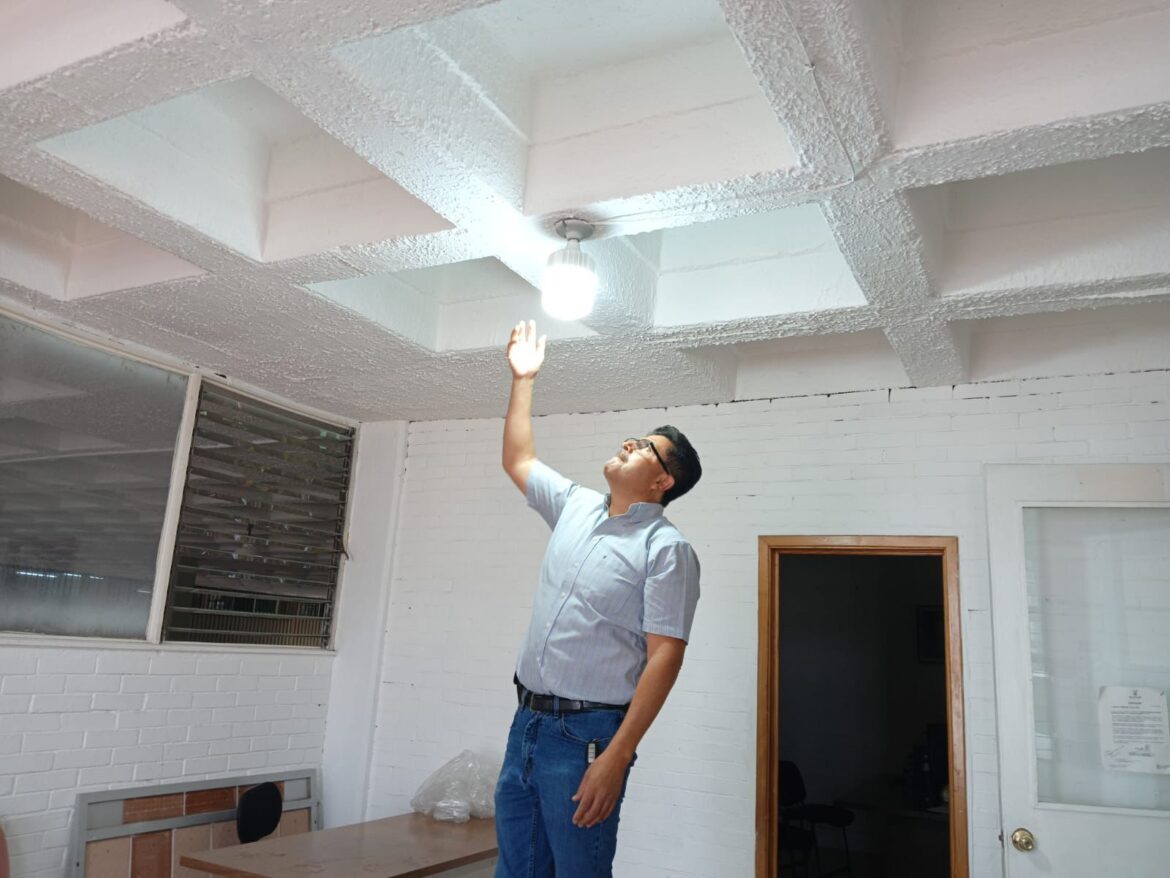 Gobierno Municipal continúa programa de iluminación en mercados municipales del Centro Histórico