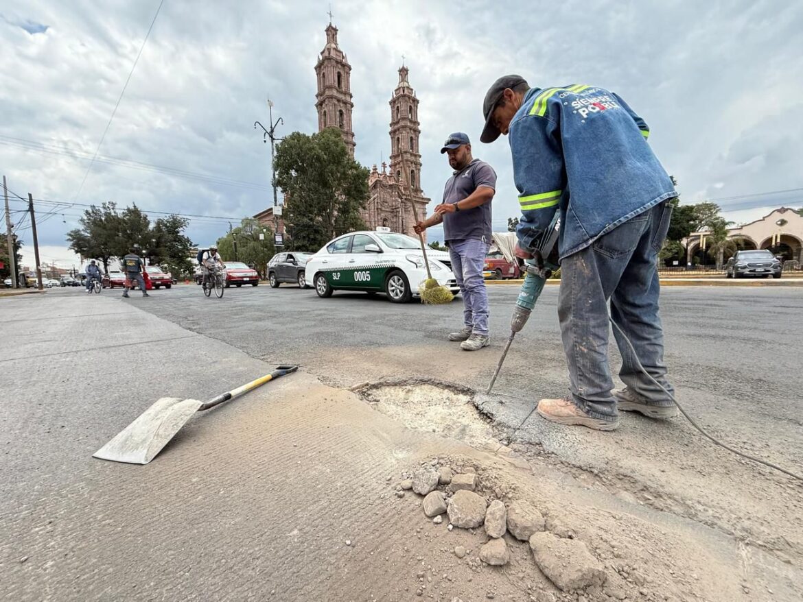 Avanzan trabajos de bacheo “Por Buen Camino” en el Centro Histórico