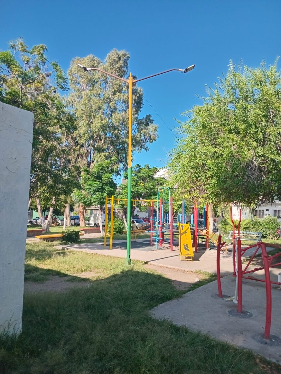 Reparan Alumbrado Público en plazas y jardines de San Luis Capital