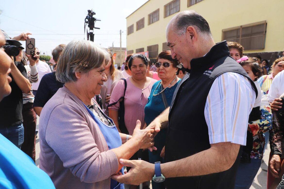 Inicia el Alcalde Enrique Galindo nueva obra de pavimentación, la número 30 en tres semanas