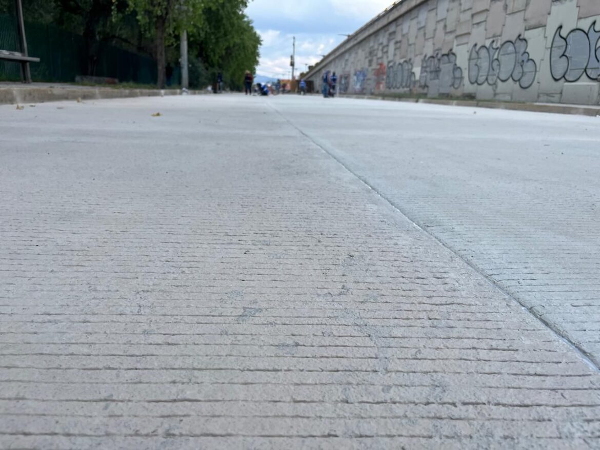 Rehabilitación de lateral sur de Salvador Nava, al 90%: incluye mejoras pluviales y nueva carpeta de concreto